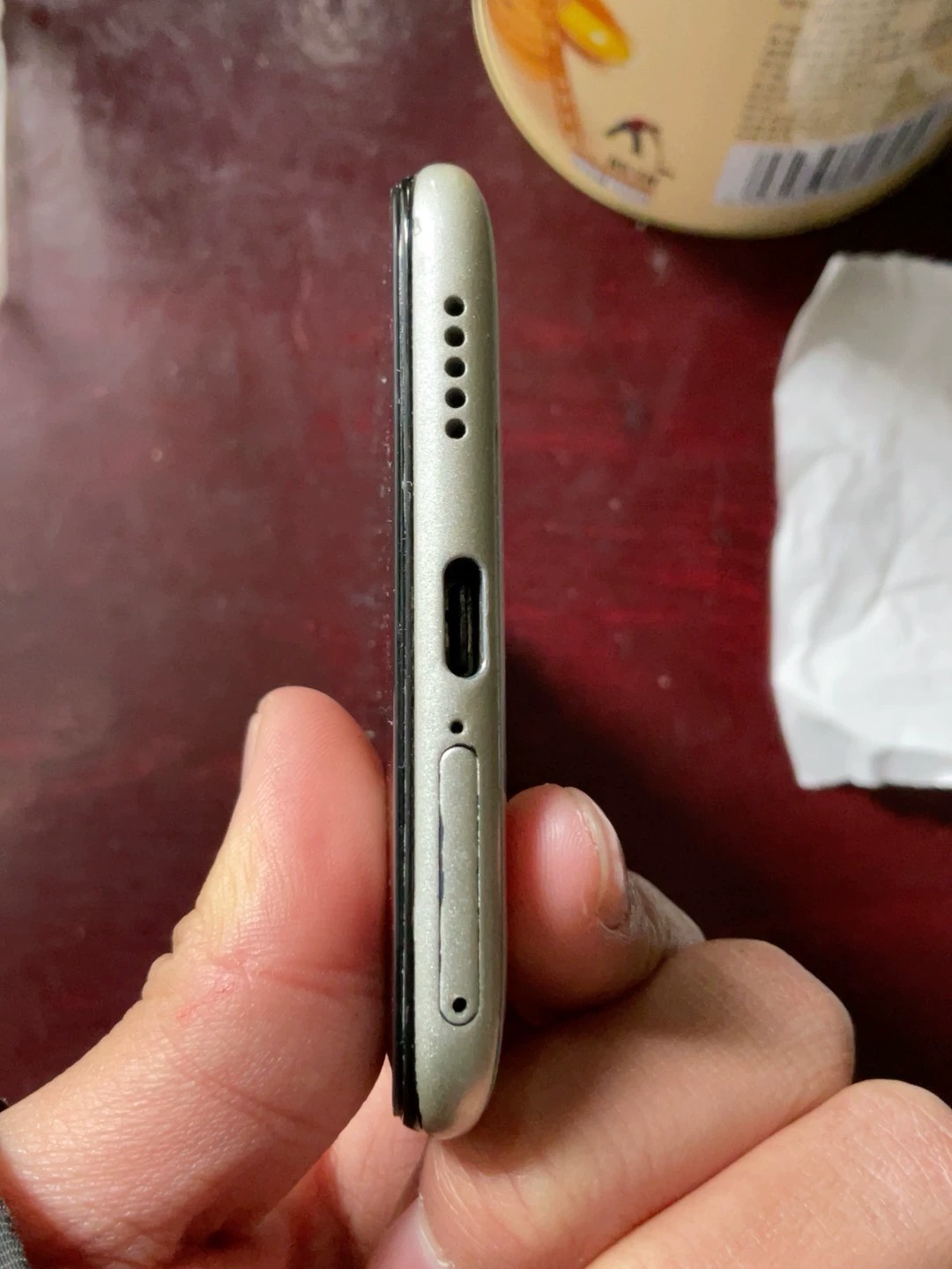 vivox27 内存8+128 功能正常,后壳碎, 升降摄像头,拍照清楚,使用流畅 用于工作机,备用机,学习机,老年机 功能正常 成色如图 vivox27 内存8+128 功能正常,后壳碎, 升降摄像头,拍照清楚,使用流畅 用于工作机,备用机,学习机,老年机 功能正常 成色如图